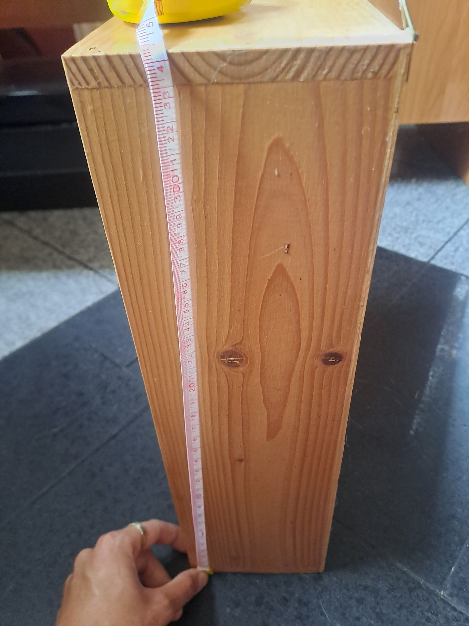 Stojak drewniany na płyty CD
