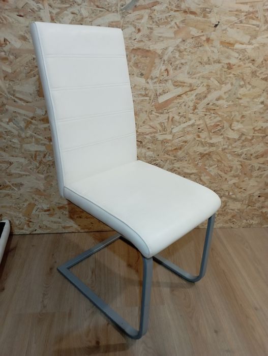 Продам 4 стільця