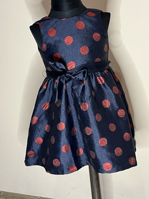 Дитяче нарядне плаття на 2-3 роки. Є 2 однакові одного розміру