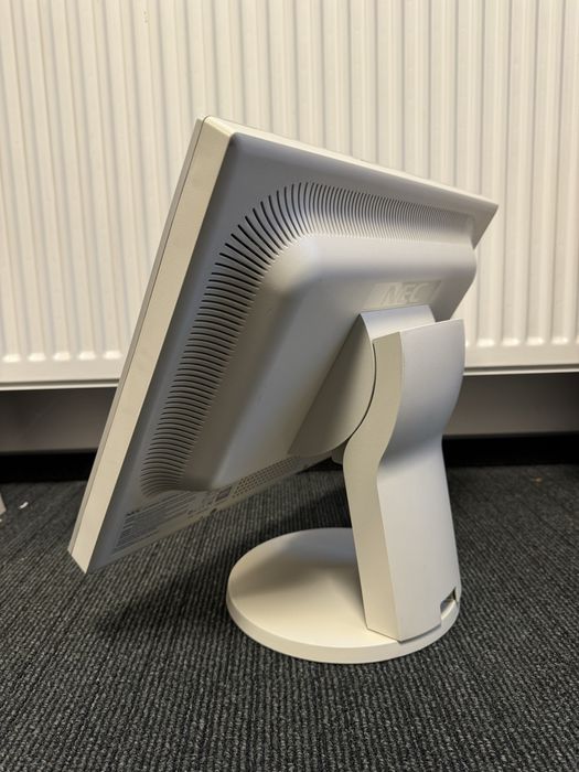 Monitor NEC 19 cali MultiSync LCD1970NX