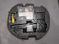 Zestaw naprawczy Citroen C4 Grand Picasso (lewarek,klucz, kompresor)