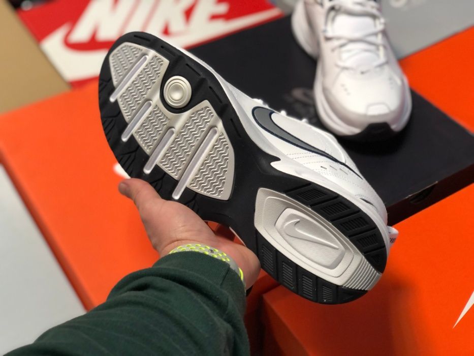 Кросівки Nike Air Monarch IV білі кроссовки белые 415445-102