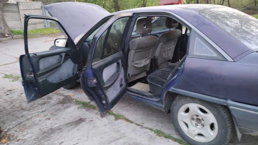 Дверные карты Opel Omega A