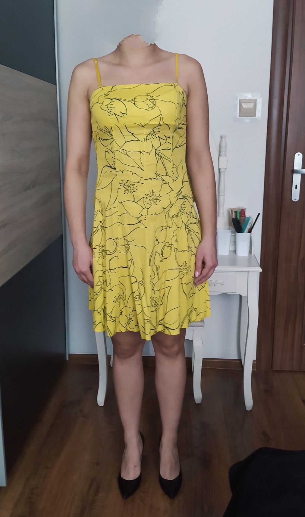 Żółta sukienka na ramiączkach rozmiar S/M