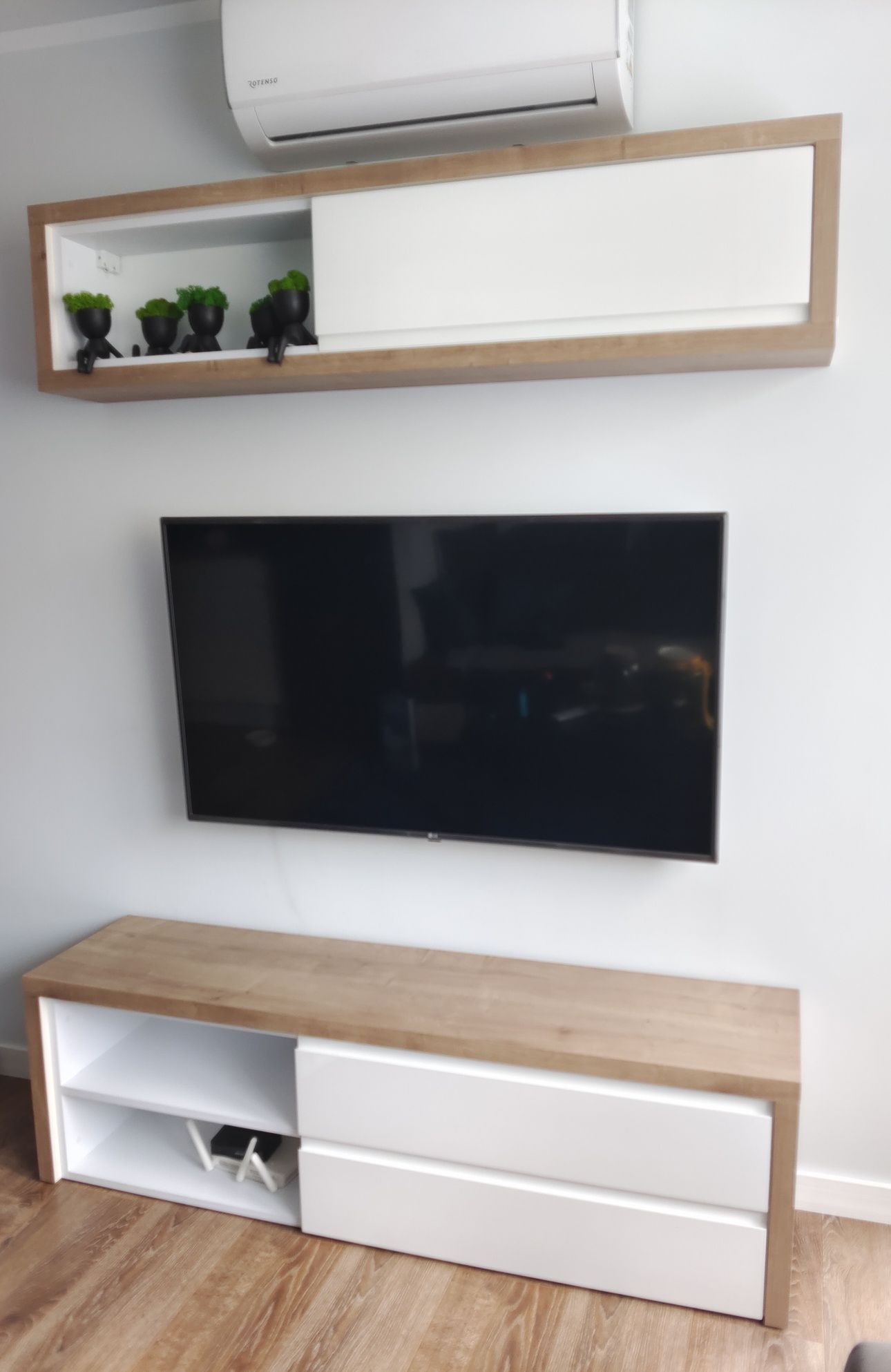 Zestaw szafek RTV stojąca + wisząca
