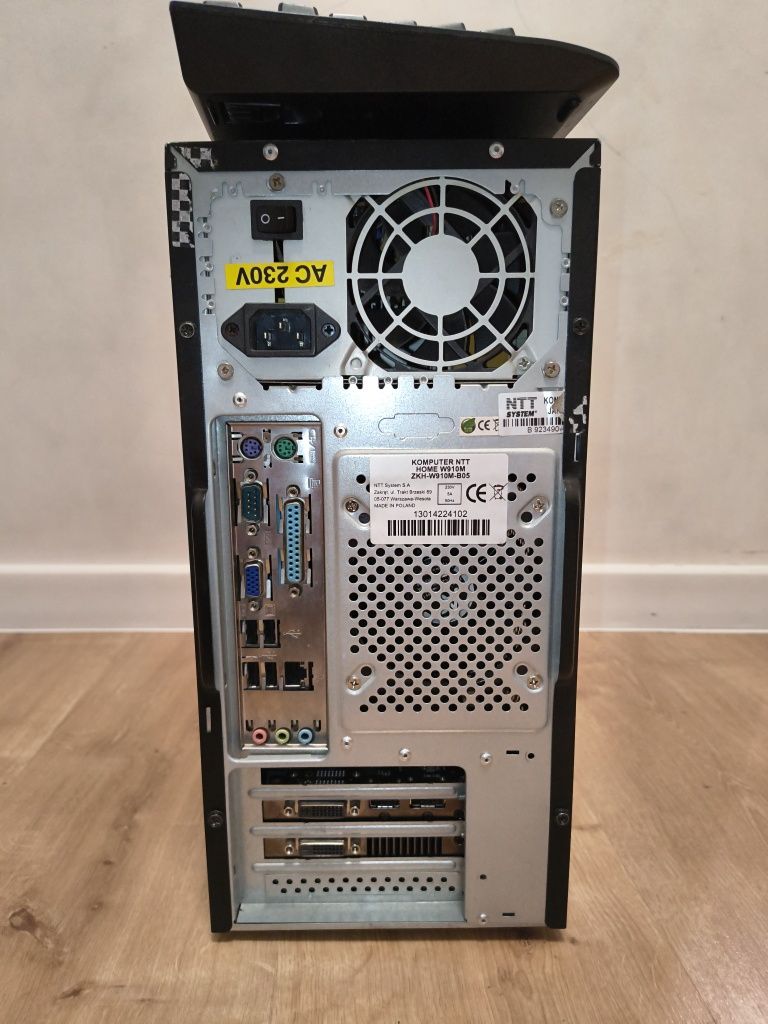 Komputer stacjonarny Q8300 Radeon R9 270X 2GB 8GB RAM Dysk SSD+HDD
