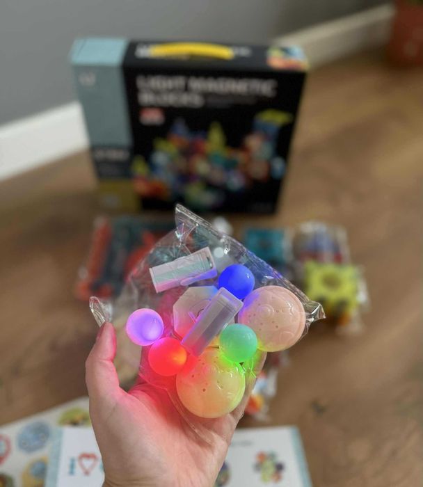 Klocki Magnetyczne Marble Tor Kulkowy Świecące Kulki 75 Elementów