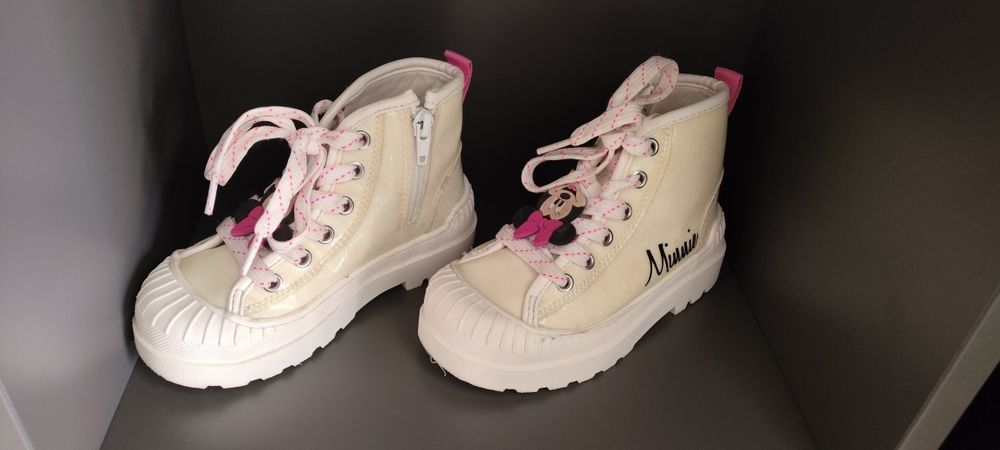 Tênis criança novos