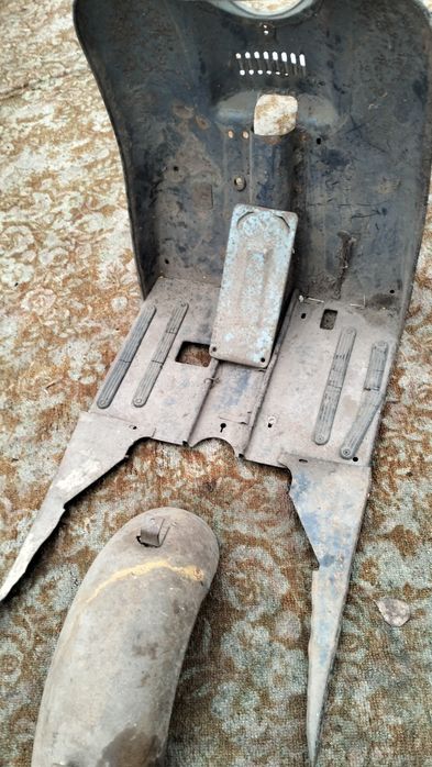 Запчастини мотороллер муравей