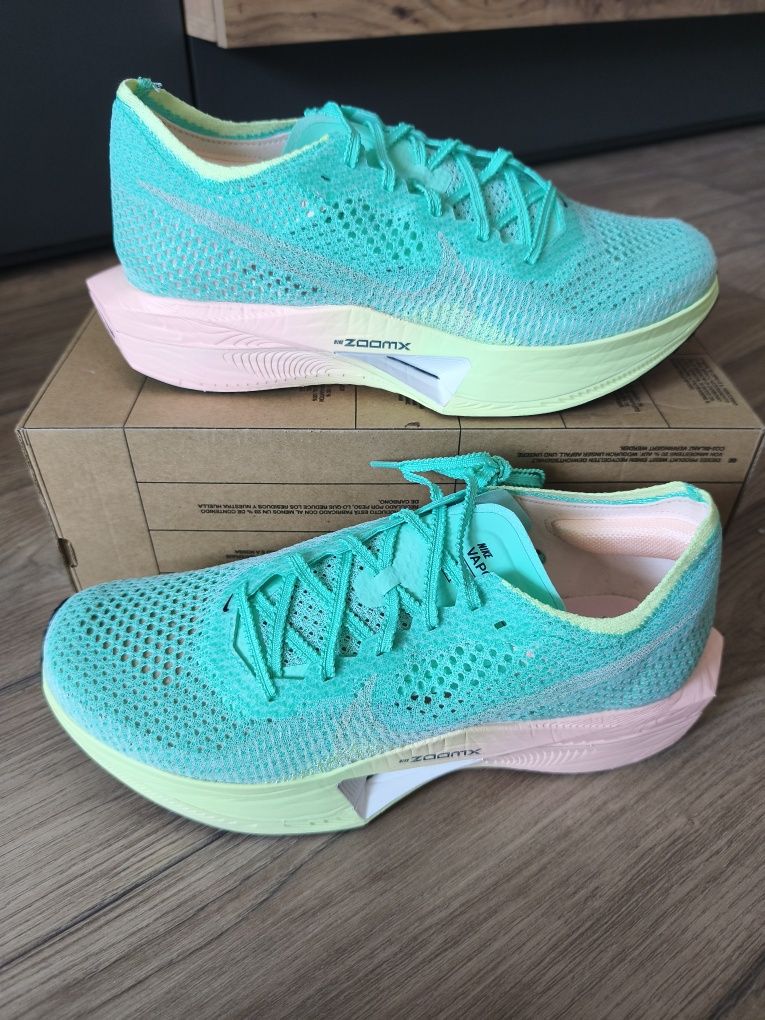 Buty do biegania Nike WMNS Invincible Run FK 3