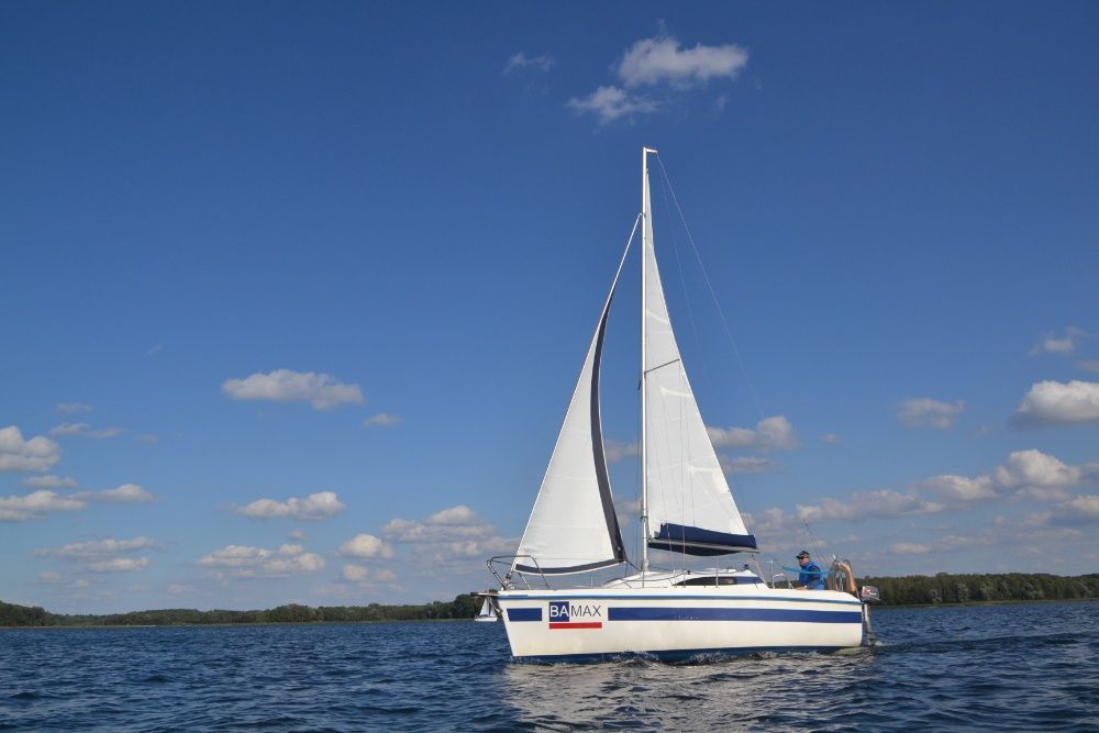 Czarter jachtu Czaplinek jezioro Drawsko - Sasanka 660!