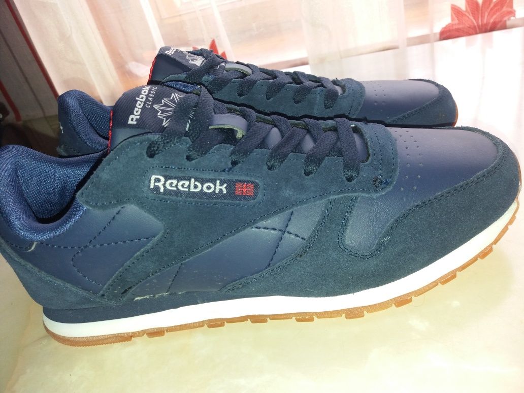 Чоловічі кросівки 
Продам кросівки reebok classik  натураль