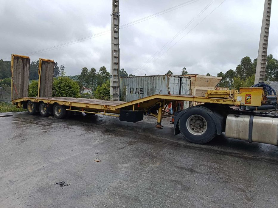 Semi-reboque: Porta-máquinas