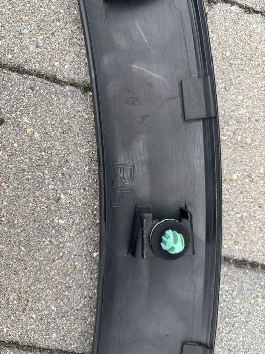 MAZDA CX-5 II 2017< Listwa blotnika prawy przód