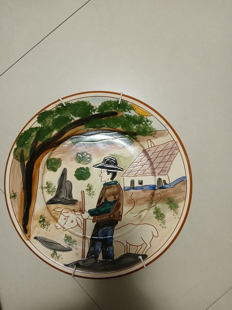 Loiça decorativa e não só