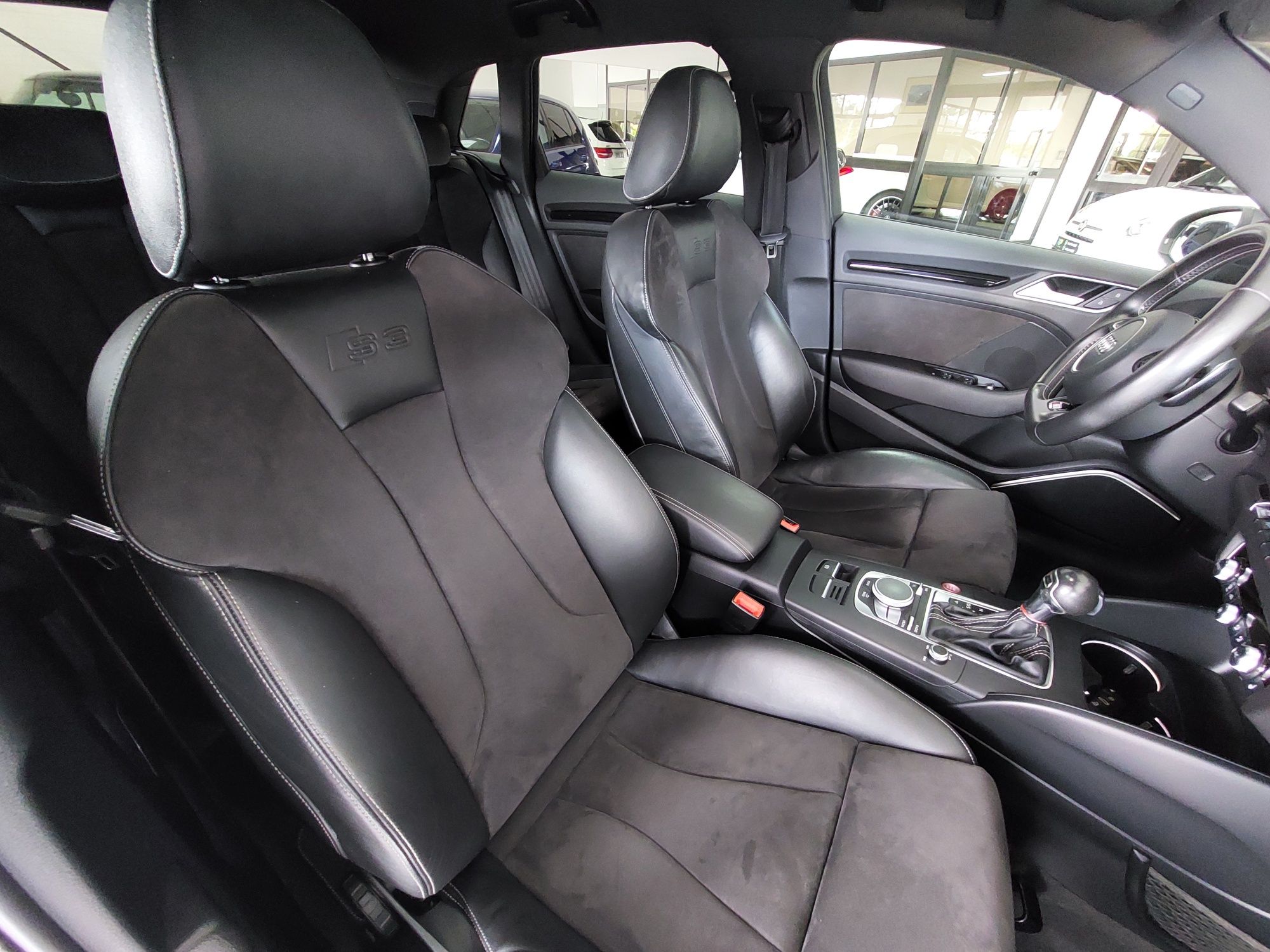 Audi S3 Quattro Sportback 2.0 TFSI 300CV S-Tronic / Panorâmico
