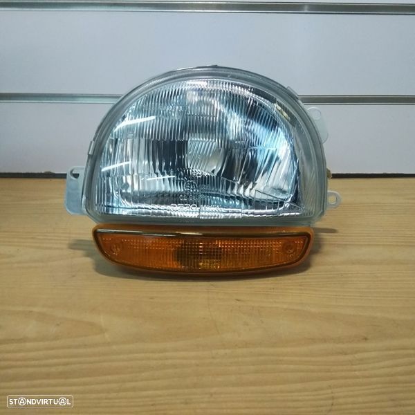 Farol Renault Twingo modelo: 1993 até 1998 novo