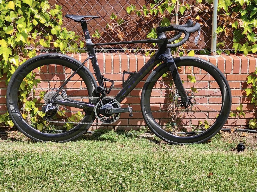 Factor ostro vam SRAM Red eTap AXS