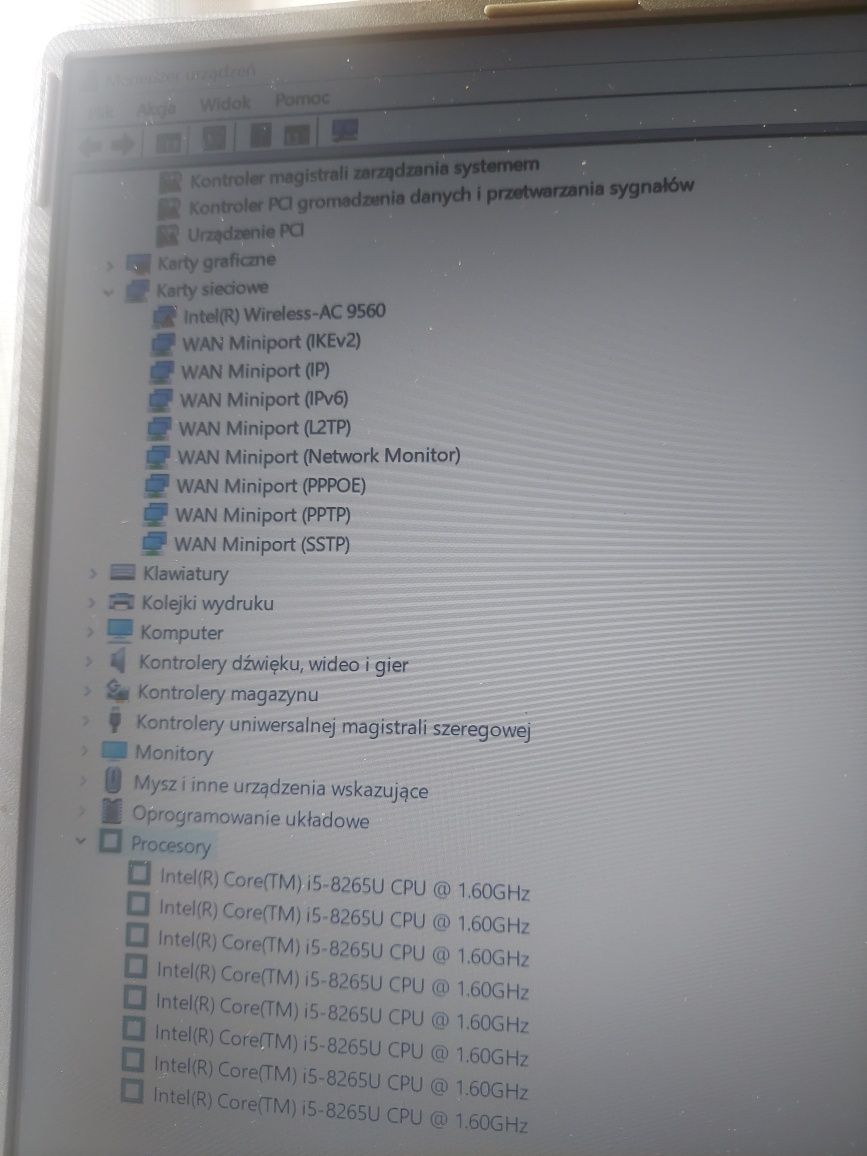 Medion E7420 ekran 17,3" F-HD cpu i3-6100U 4x2,3GHz dysk M2.sata 128GB