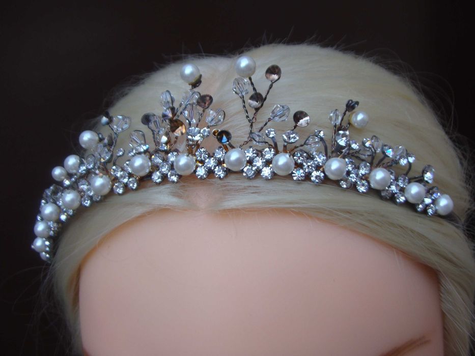 много костюмов! 3-4,5-6,7-8  Эльза платье с украшением на голову