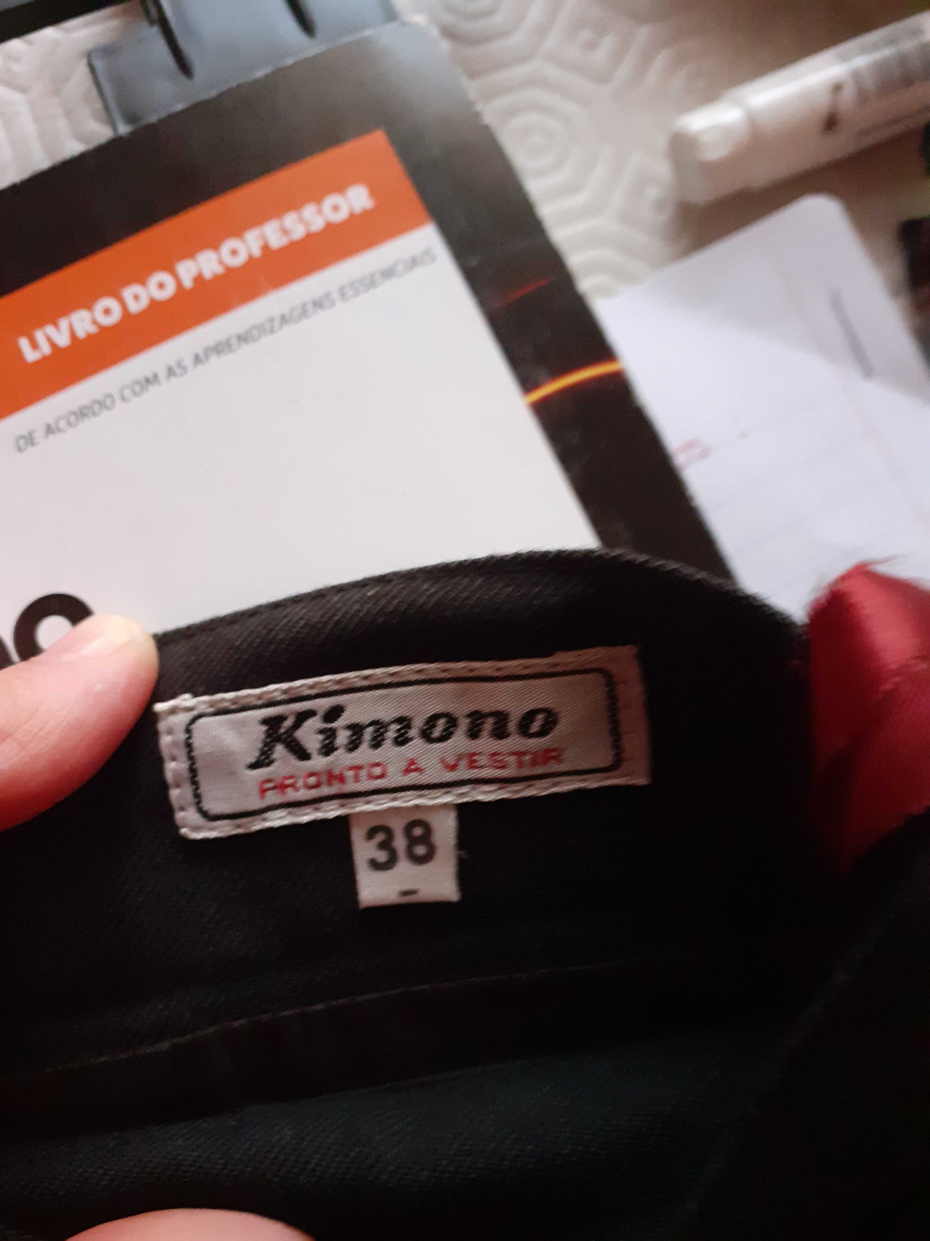 Traje académico da UM- 38