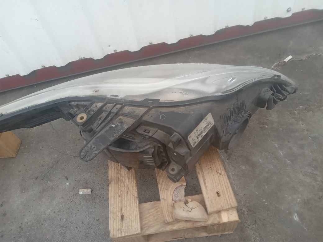 Lampa lewy przód Ford Mondeo Mk4  UK