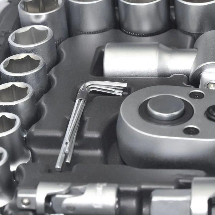 Набір інструментів професійний 1/2" і 1/4" 82 од. WERK 70223