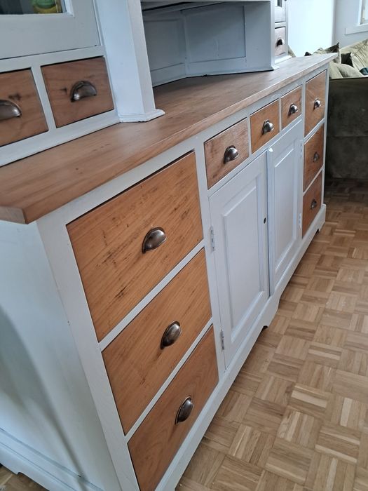 Piękny, duży kredens w stylu rustykalnym / vintage – drewno i biel