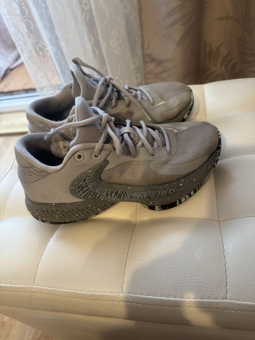 Nike zoom freak 4 grey баскетбольні