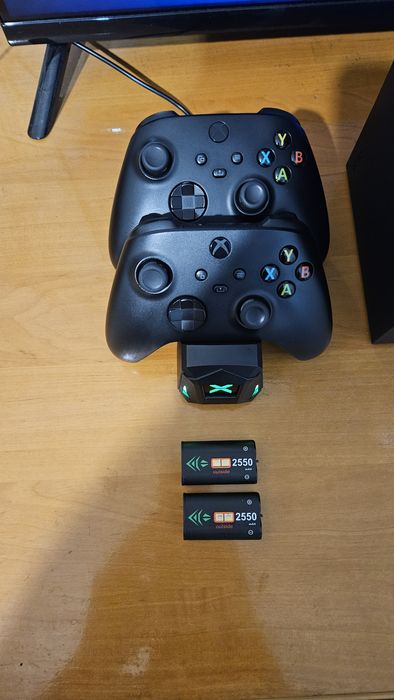 XBOX Series X 2 геймпада