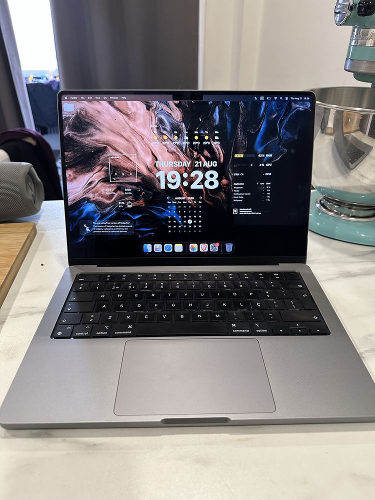 Macbook pro M1 1TB