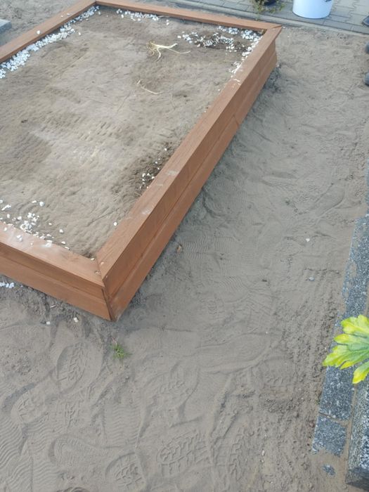 Obudowa grobu/Obrzeże nagrobne/ Nagrobek tymczasowy drewniany podwójny