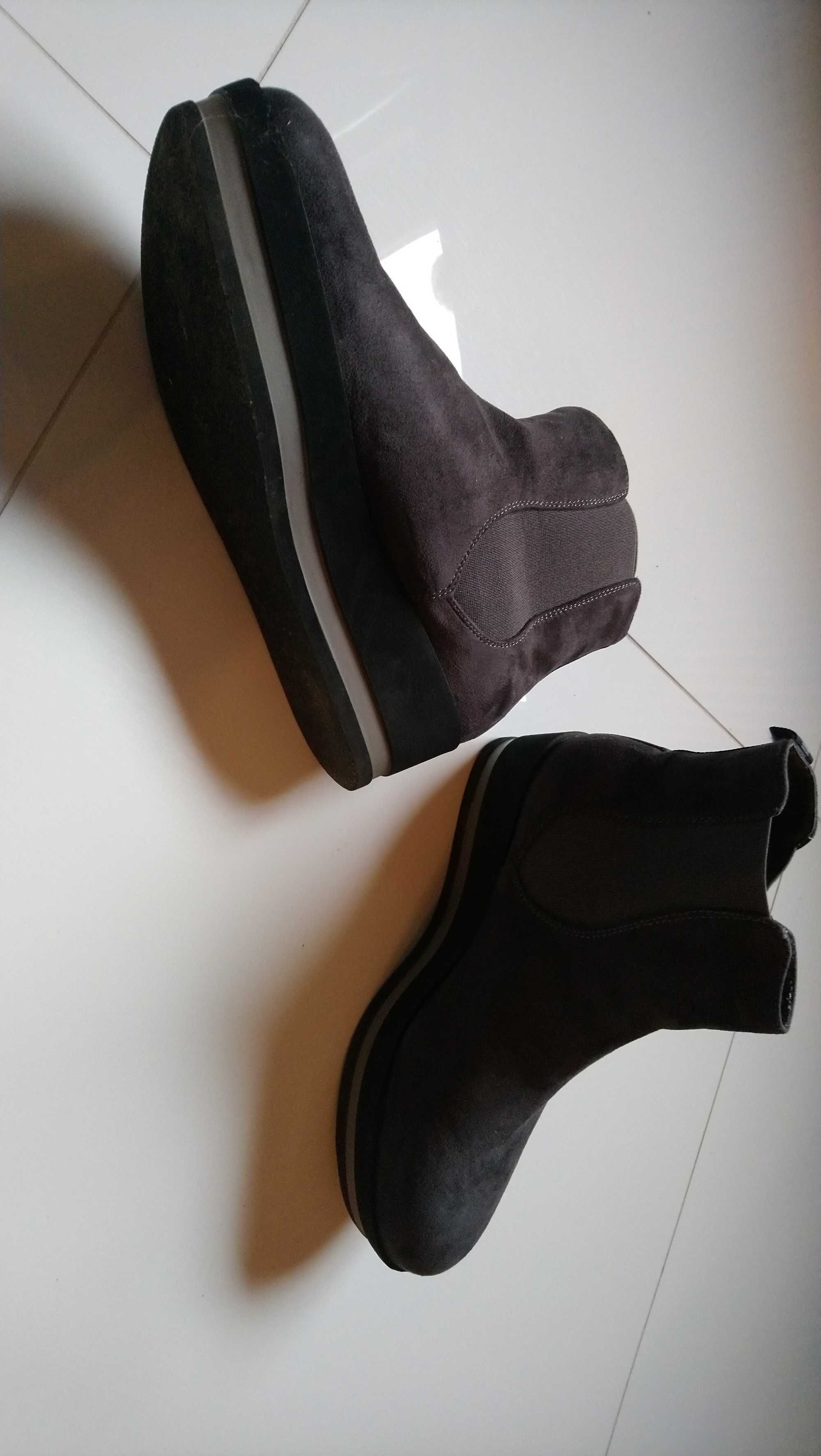 Sprzedam buty zamszowe