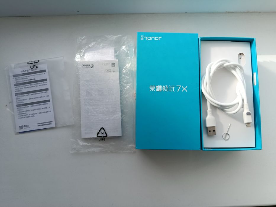 Honor 7x з оригінальним гарантійним талоном.