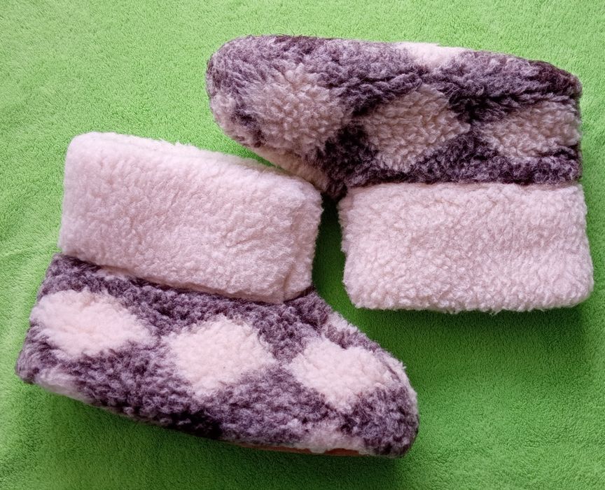 100 грн Чуни из овечьей шерсти
