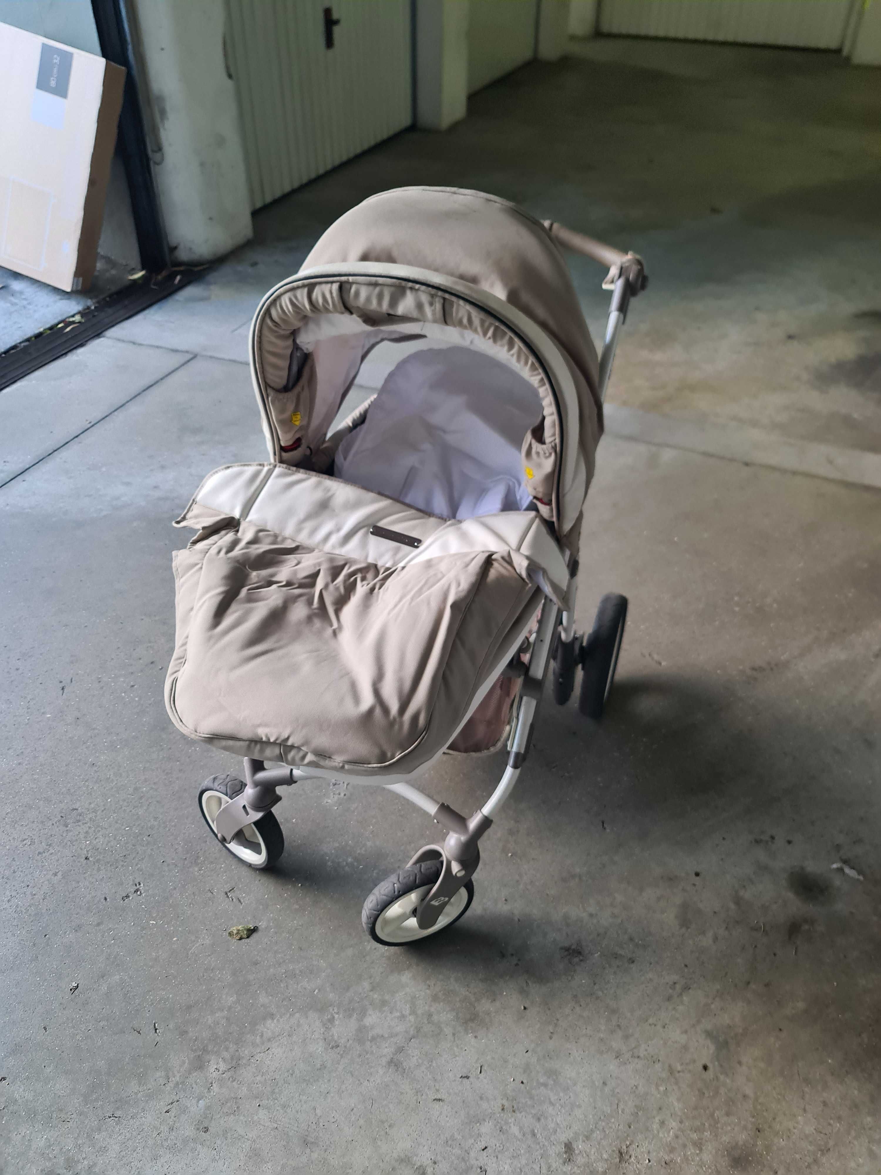 Carrinho de bebê Trio
