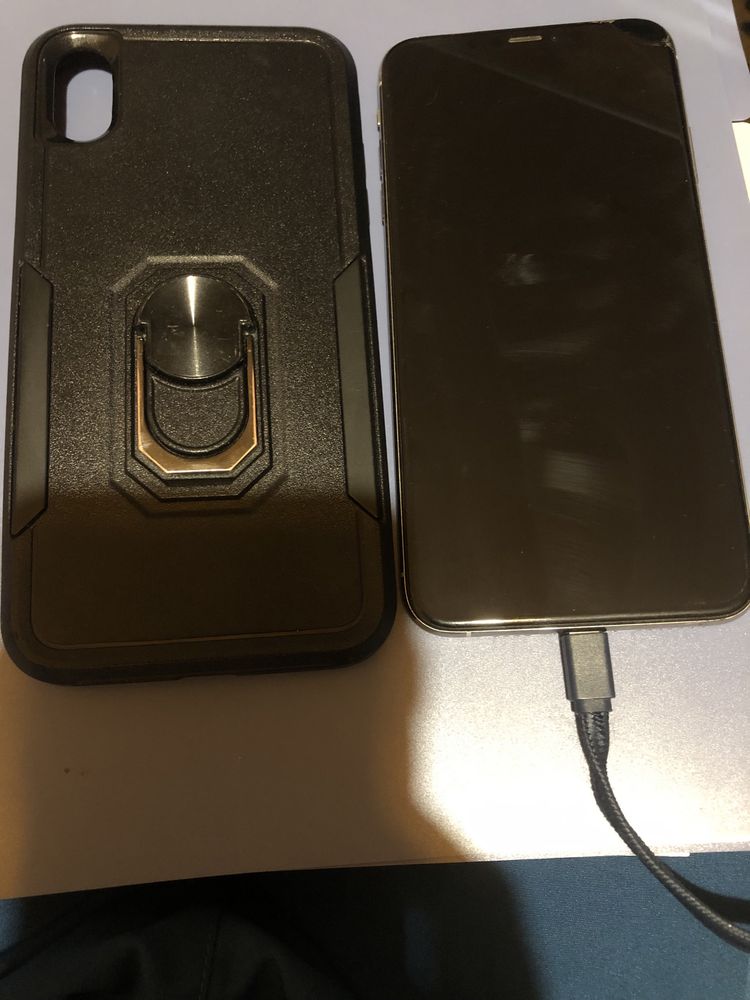 Iphone XS maxx 64 gigas com detalhes