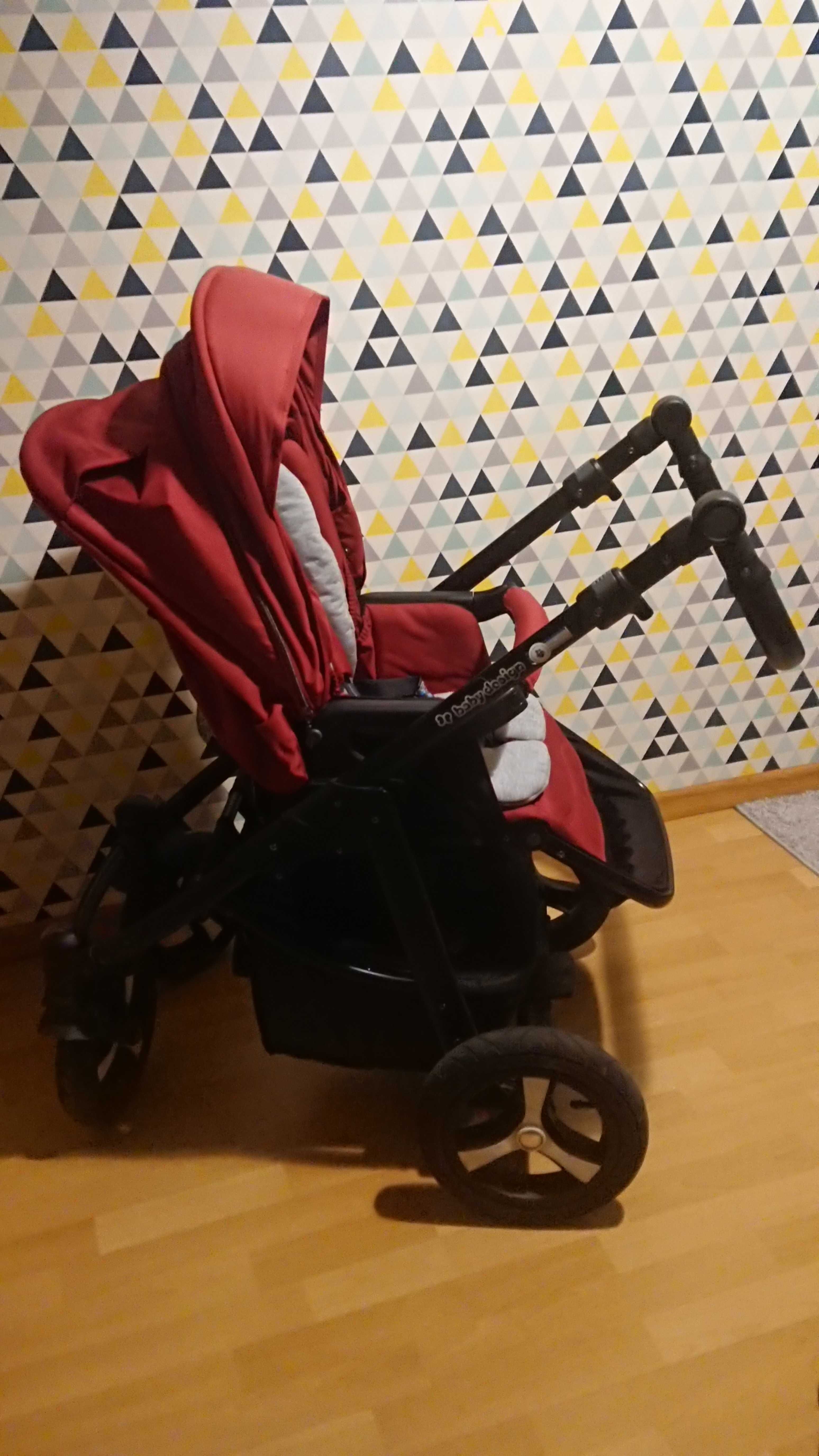 Wózek 2 w 1 firmy Babydesigned - gondola + spacerówka