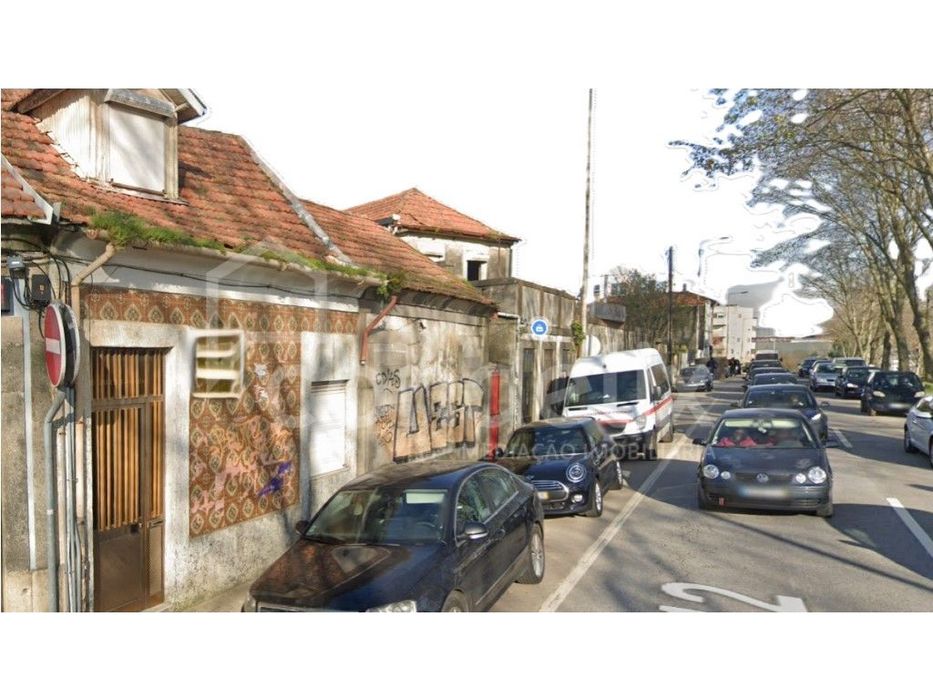 Moradia na Circunvalação para reconstrução