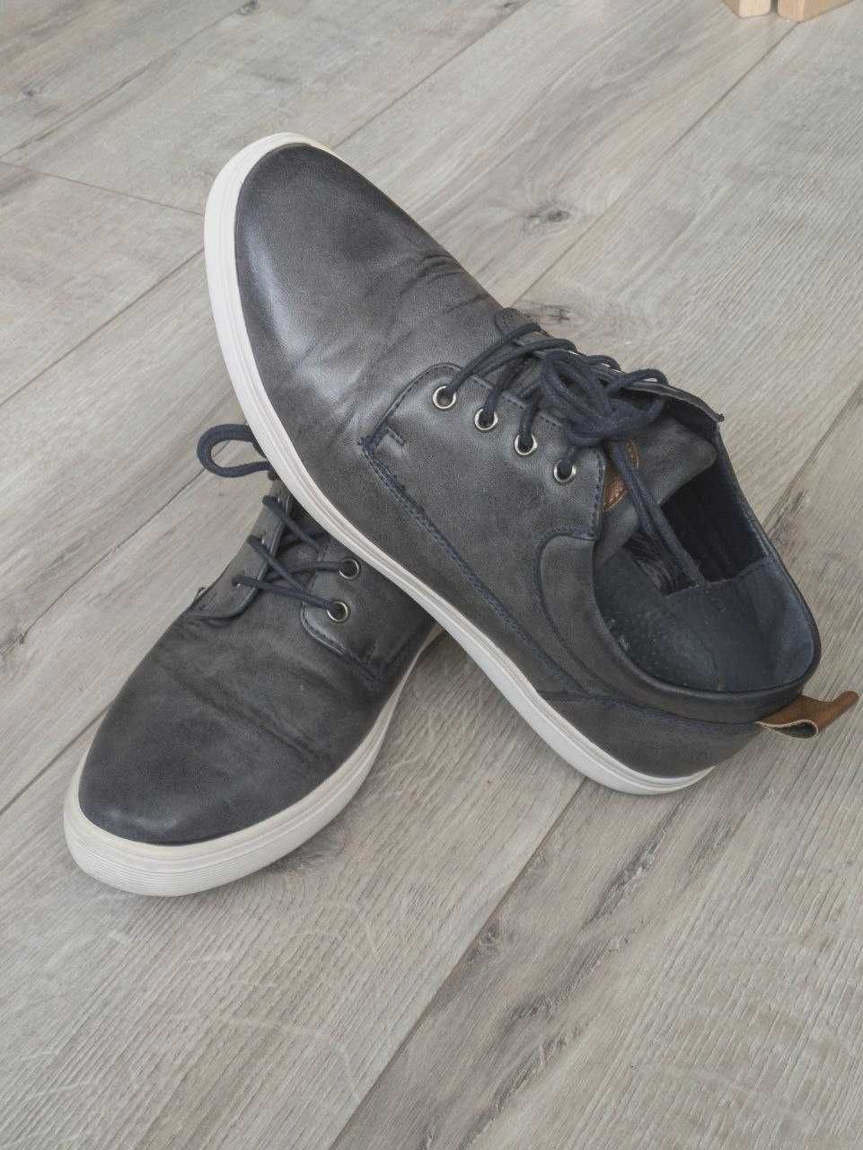Чоботи мокасіниі чоловічі Bata р42