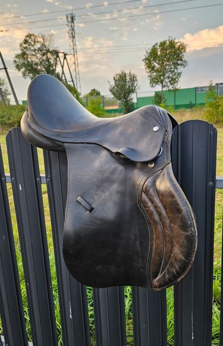 Siodło 17 cali plus strzemiona I puśliska