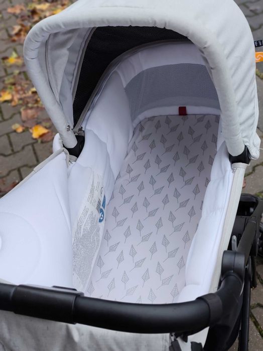 Bardzo ładny lekki wózek 2w1 Skiddou