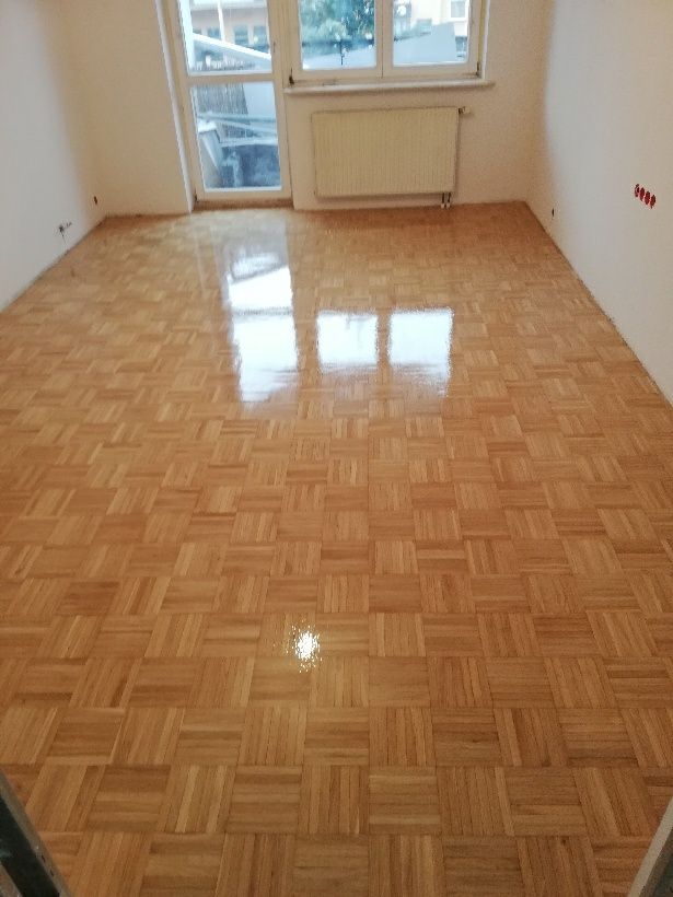 Cyklinowanie bezpyłowe, renowacja starych podłóg drewnianych.