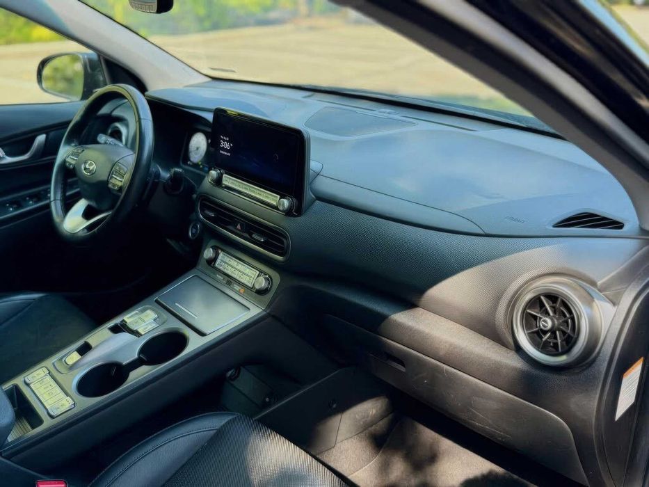 Hyundai Kona      2022