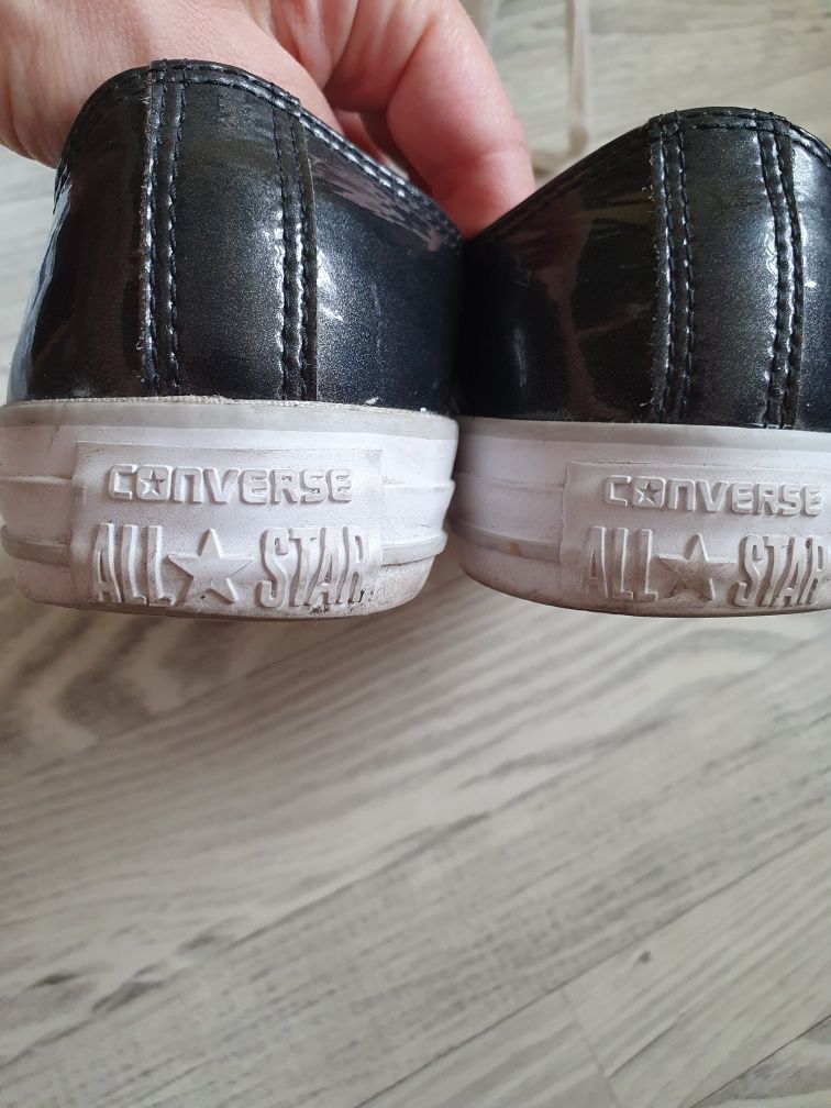 Czarne trampki lakierowane marki Converse (rozmiar 37,5)