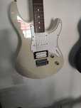 Guitarra elétrica Yamaha Pacífica