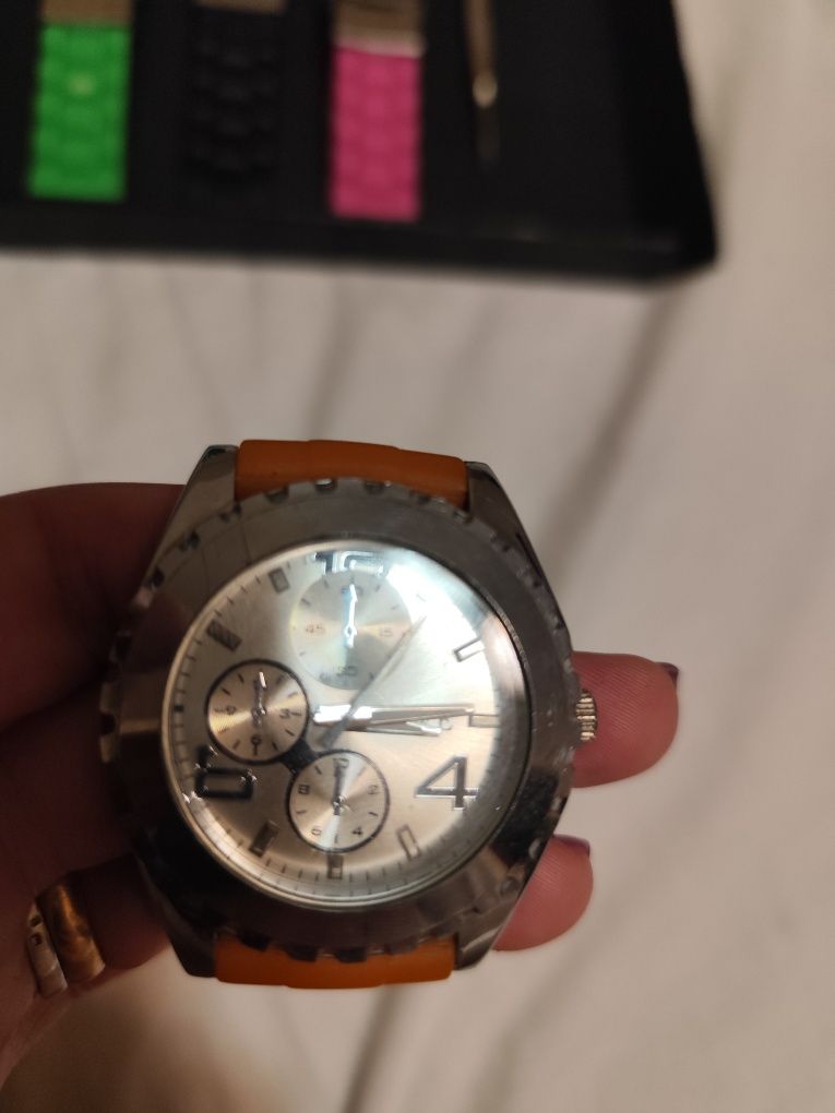 Relógios com várias braceletes