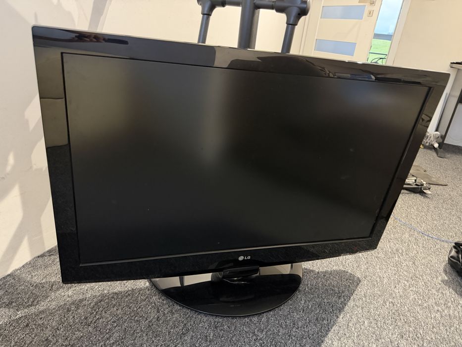 Telewizor LG 42LG2000 uszkodzony