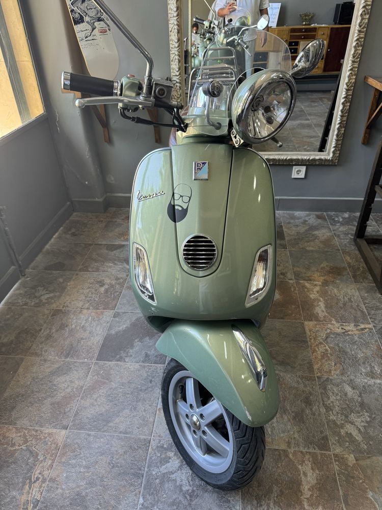 Vespa 125 lx verde