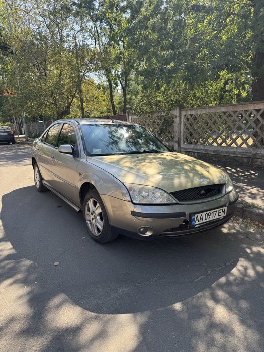 Ford mondeo 2002року